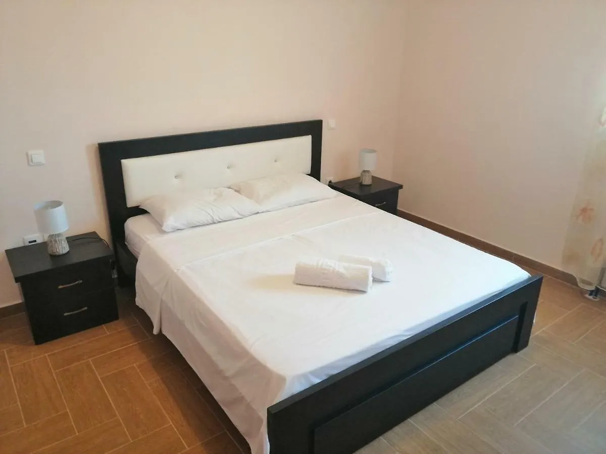 Helen'S House Διαμέρισμα Εξαμίλιο 0*,  Αλβανία
