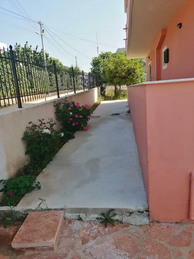 Helen'S House Διαμέρισμα Εξαμίλιο